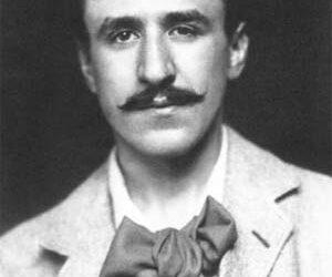 CHARLES RENNIE MACKINTOSH, DEL MEDIEVALISMO AL RACIONALISMO