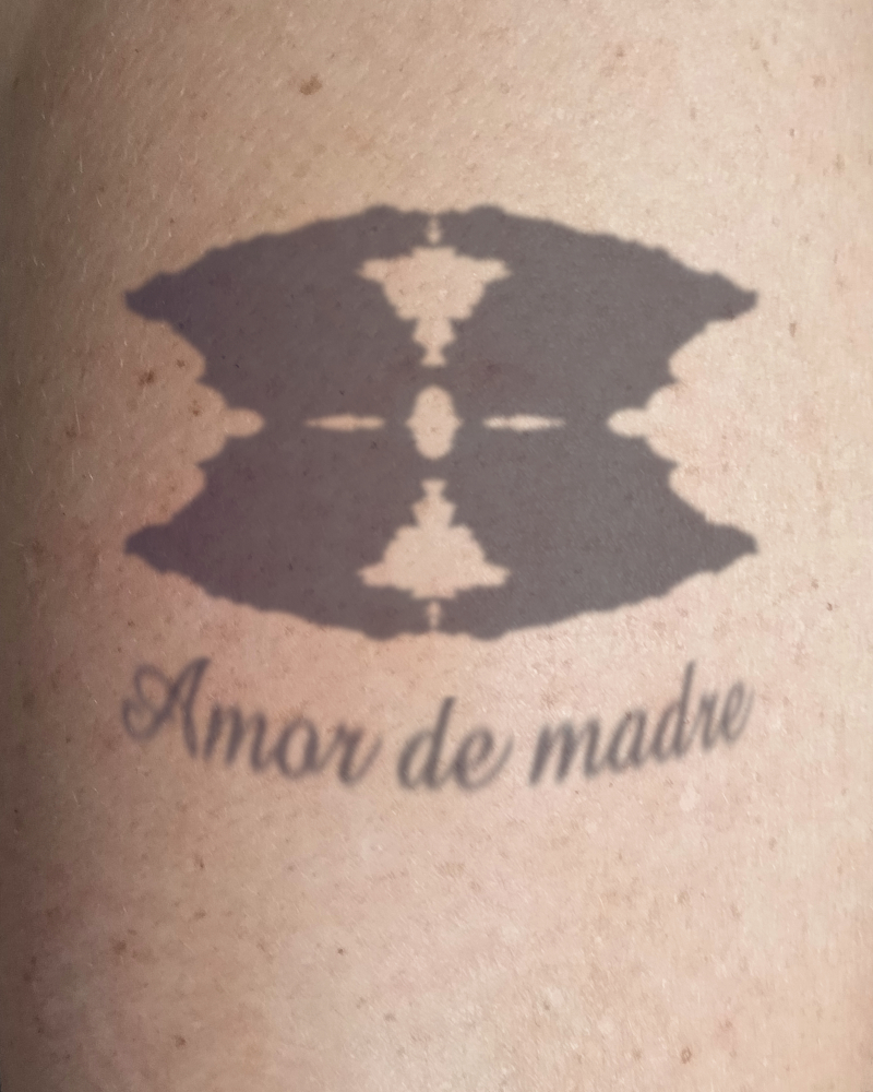 TATUAJE RORSCHACH II (AMOR DE MADRE PATRIA)